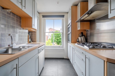 Click the photo for more details of Twickenham Road, Teddington