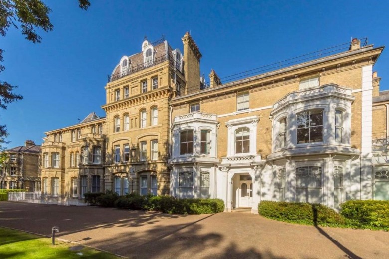Click the photo for more details of Langdon Park, Teddington, TW11