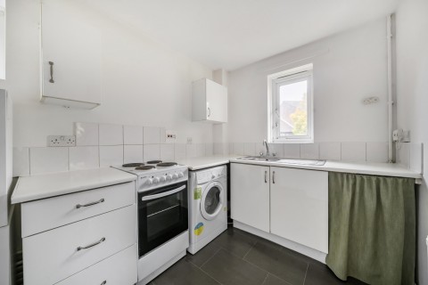 Click the photo for more details of Robin Close, Hampton