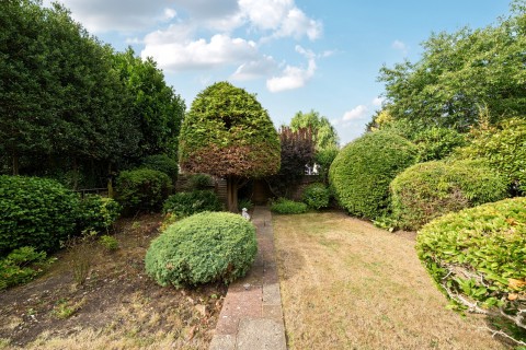 Click the photo for more details of Uxbridge Road, Hampton Hill