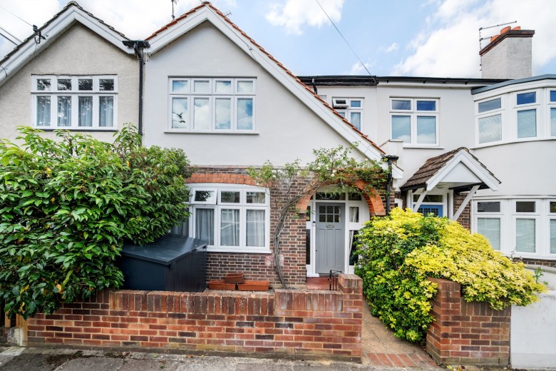 Click the photo for more details of Cambridge Crescent, Teddington, TW11