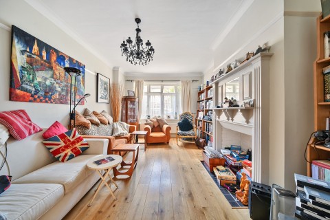 Click the photo for more details of Cambridge Crescent, Teddington, TW11