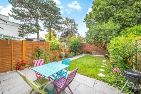 Click the photo for more details of Strawberry Vale, Twickenham, TW1