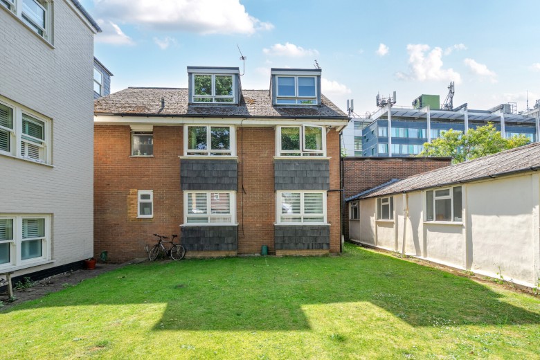 Click the photo for more details of Station Road, Teddington