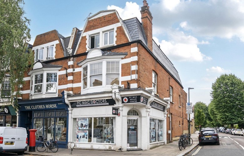 Click the photo for more details of Kingston Lane, Teddington