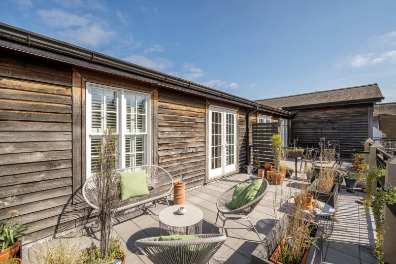 Click the photo for more details of High Street, Teddington