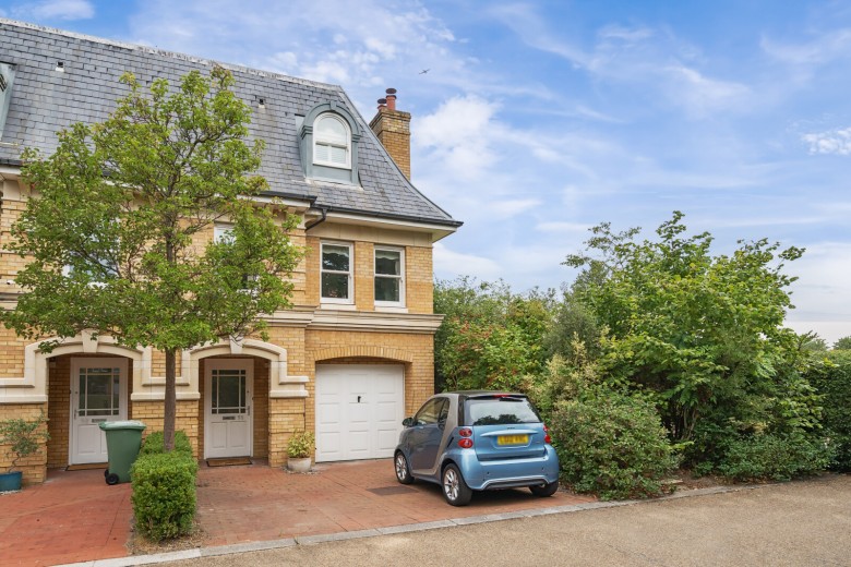 Click the photo for more details of Langdon Park, Teddington