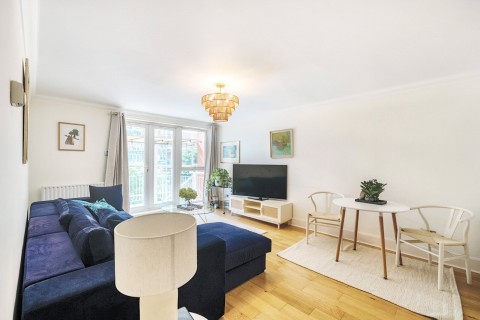 Click the photo for more details of Twickenham Road, Teddington