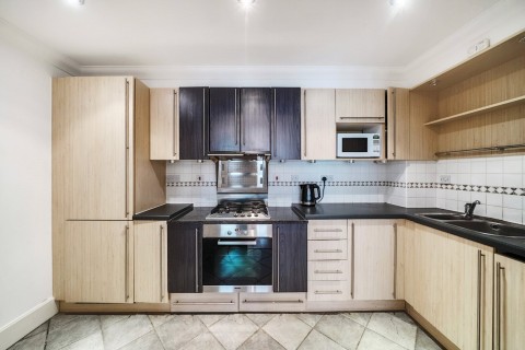 Click the photo for more details of Twickenham Road, Teddington