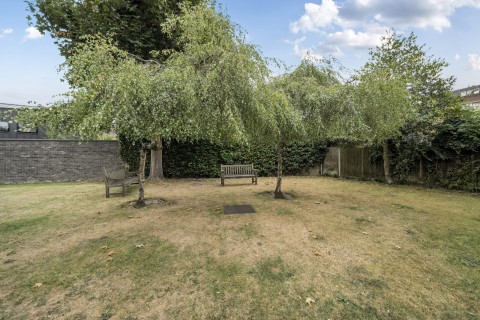 Click the photo for more details of Bychurch End, Teddington