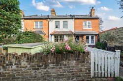 Images for Gomer Gardens, Teddington