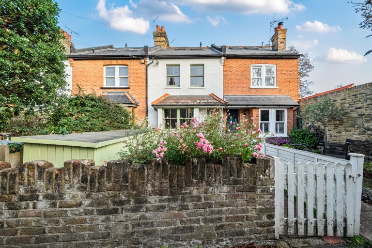 Images for Gomer Gardens, Teddington