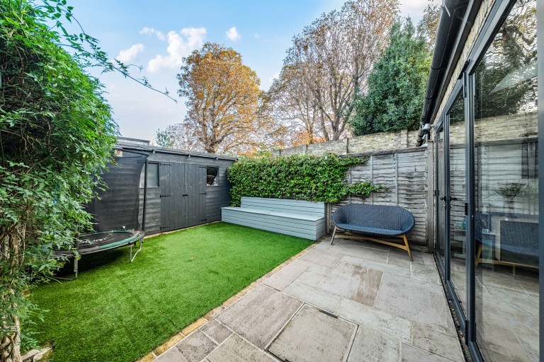 Images for Gomer Gardens, Teddington