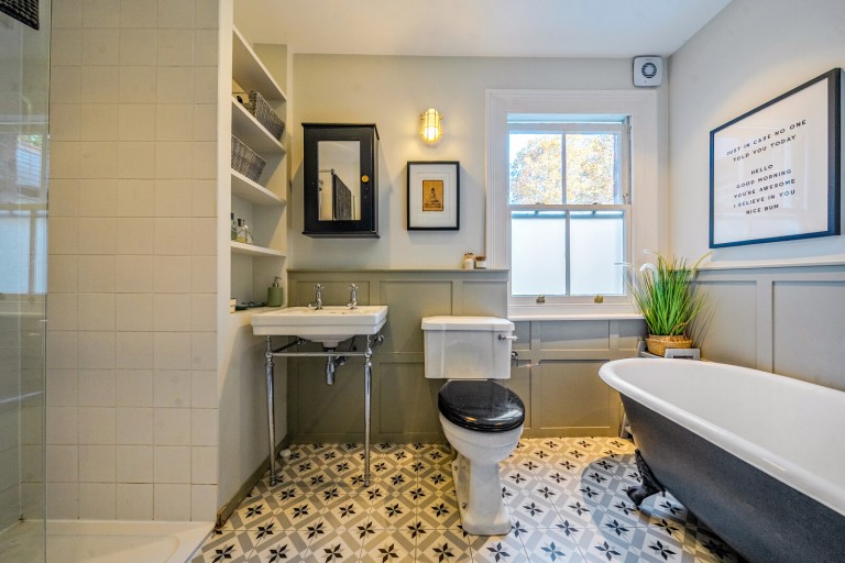 Images for Gomer Gardens, Teddington