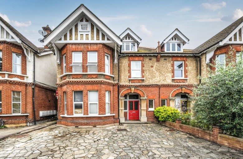 Click the photo for more details of Vicarage Road, Hampton Wick