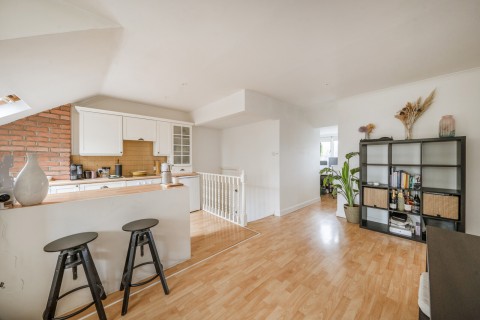 Click the photo for more details of Vicarage Road, Hampton Wick