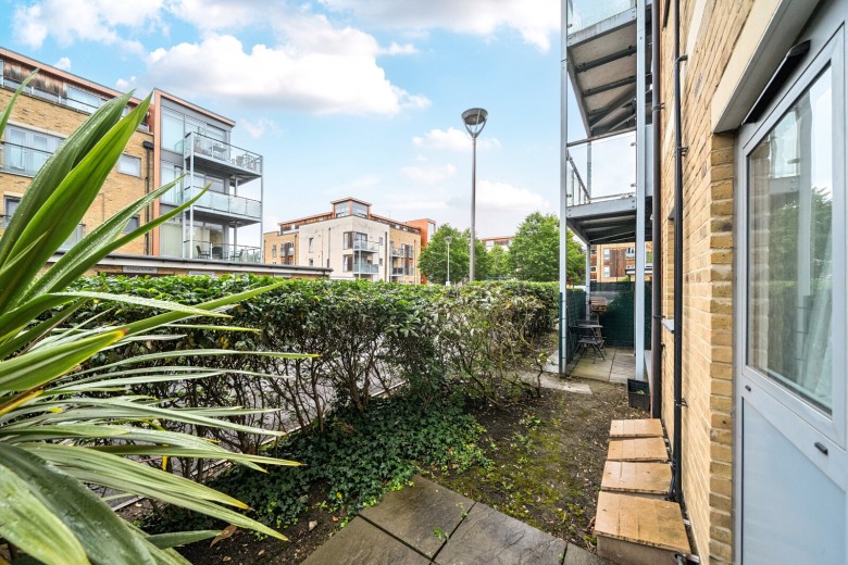 Click the photo for more details of Southcott Road, Teddington