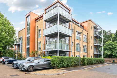 Click the photo for more details of Southcott Road, Teddington