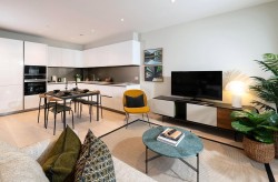 Images for Pinewood Gardens, Teddington