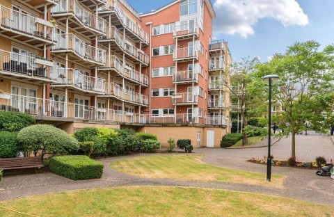 Click the photo for more details of Twickenham Road, Teddington
