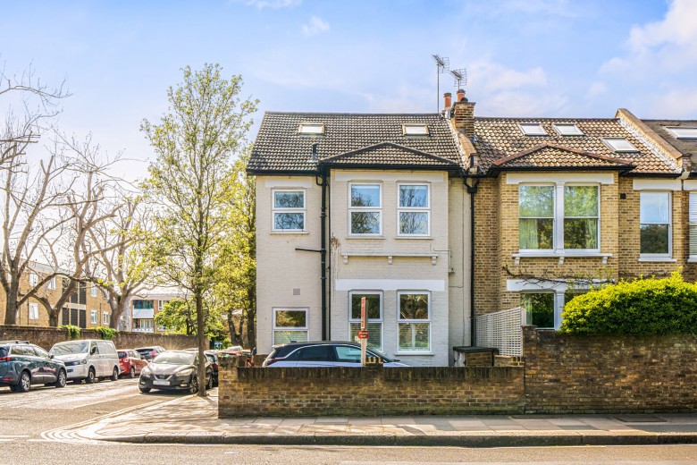 Click the photo for more details of Kingston Road, Teddington