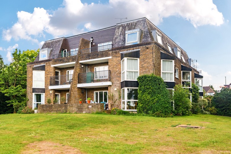 Click the photo for more details of Twickenham Road, Teddington
