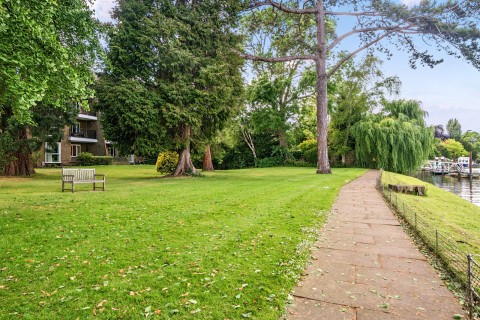 Click the photo for more details of Twickenham Road, Teddington