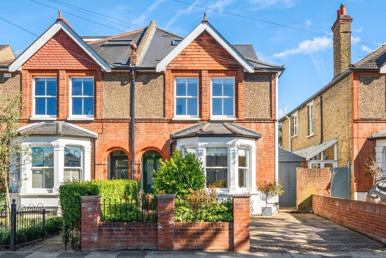 Click the photo for more details of Munster Road, Teddington