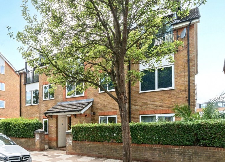 Click the photo for more details of Vicarage Road, Teddington