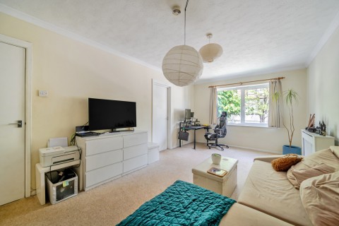 Click the photo for more details of Vicarage Road, Teddington