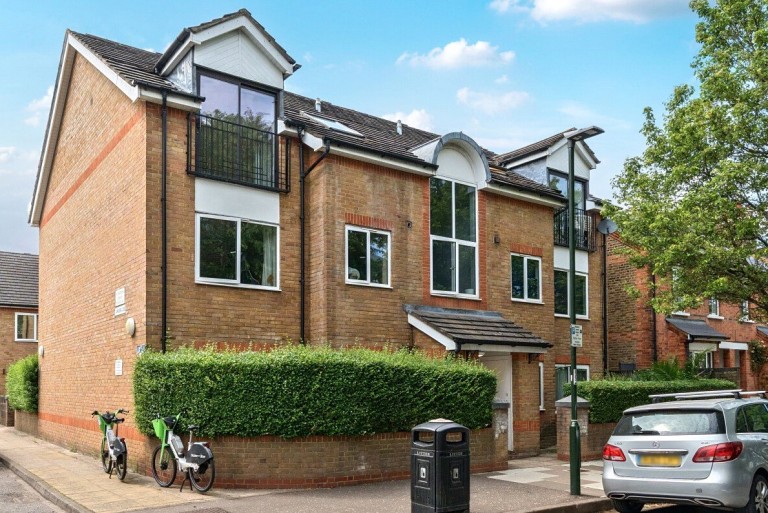 Images for Vicarage Road, Teddington
