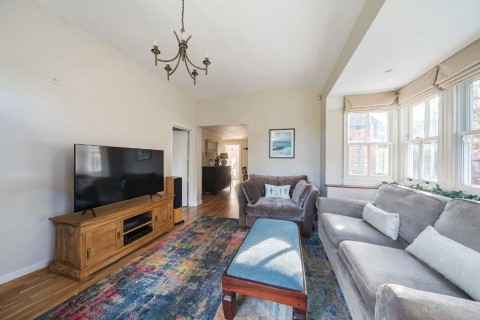 Click the photo for more details of Old Woking Road, West Byfleet, Surrey