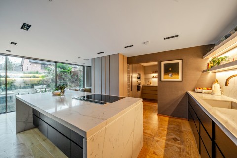 Click the photo for more details of Wexfenne Gardens, Pyrford, Surrey