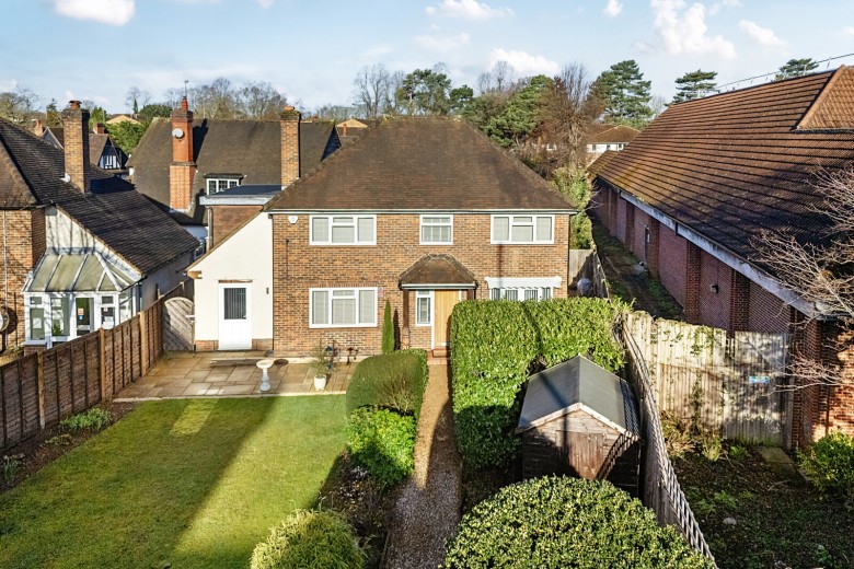 Click the photo for more details of Old Woking Road, West Byfleet, Surrey