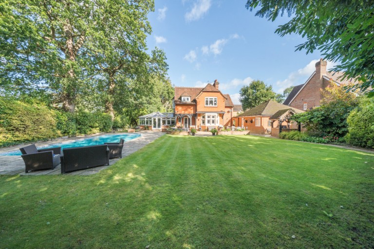 Images for Redwing Gardens, West Byfleet, Surrey
