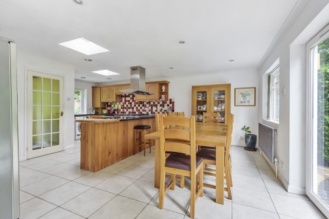 Click the photo for more details of Maxwell Drive, West Byfleet, KT14