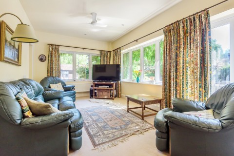 Click the photo for more details of Warren Lane, Pyrford, GU22