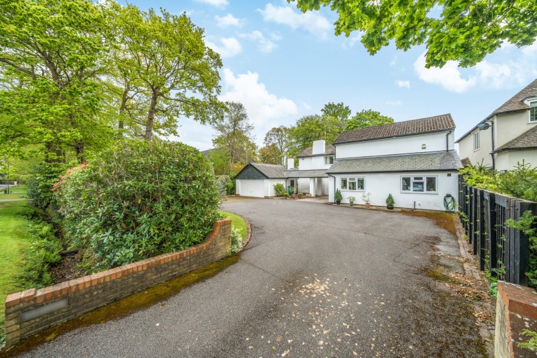 Click the photo for more details of Dartnell Avenue, West Byfleet, KT14