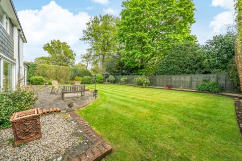 Click the photo for more details of Dartnell Avenue, West Byfleet, KT14
