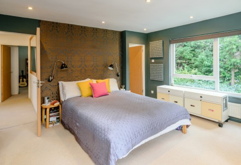Click the photo for more details of Oakcroft Close, West Byfleet, KT14