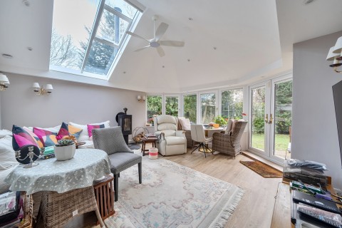 Click the photo for more details of Dartnell Court, West Byfleet, Surrey