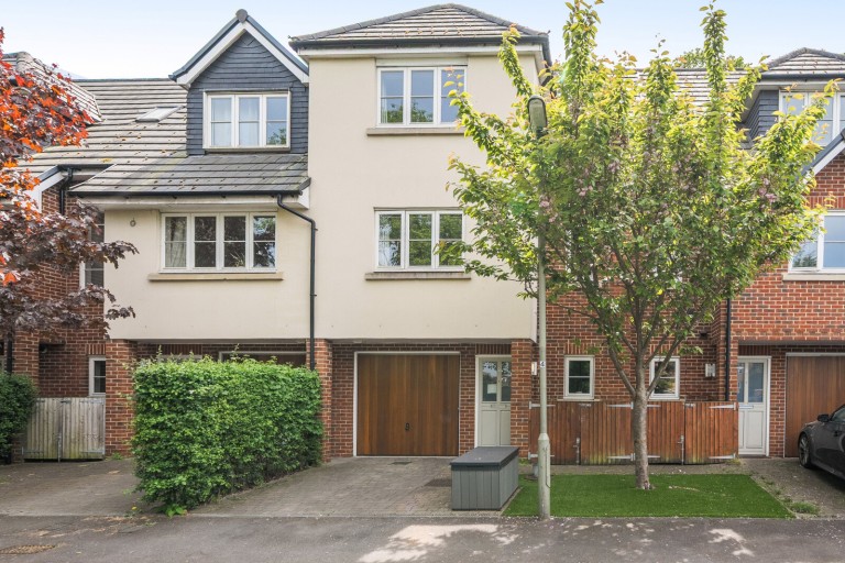 Images for York Close, Byfleet, Surrey