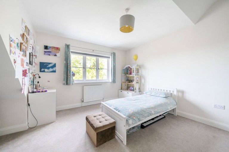 Images for York Close, Byfleet, Surrey