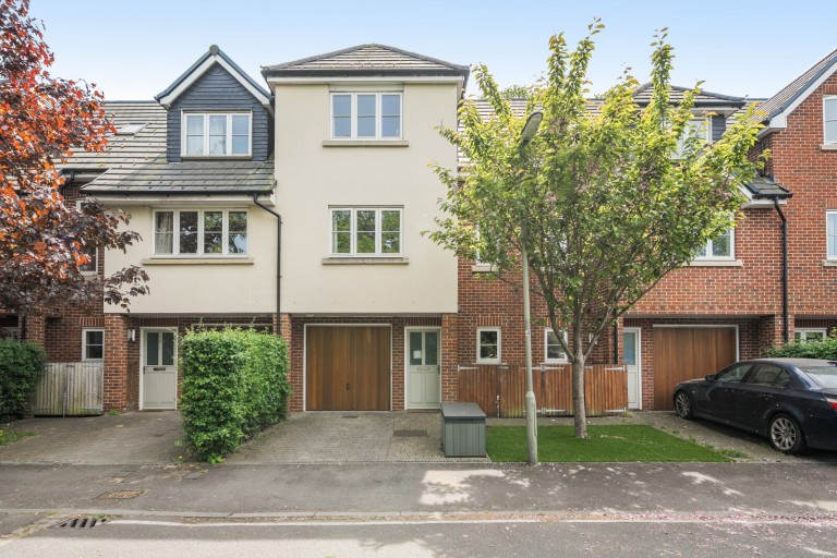 Images for York Close, Byfleet, Surrey