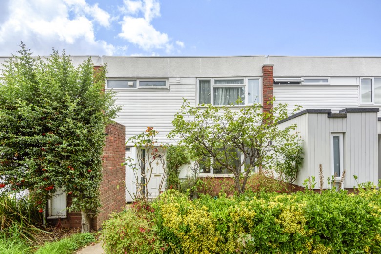 Click the photo for more details of Brantwood Gardens, West Byfleet, KT14
