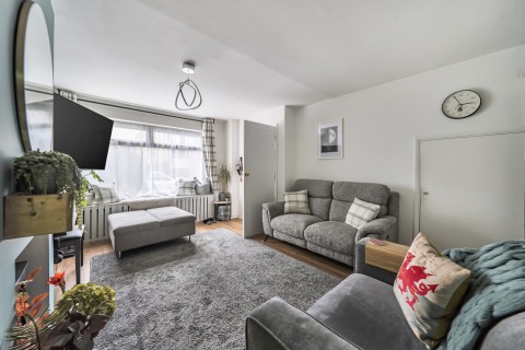 Click the photo for more details of Birchwood Drive, West Byfleet, Surrey