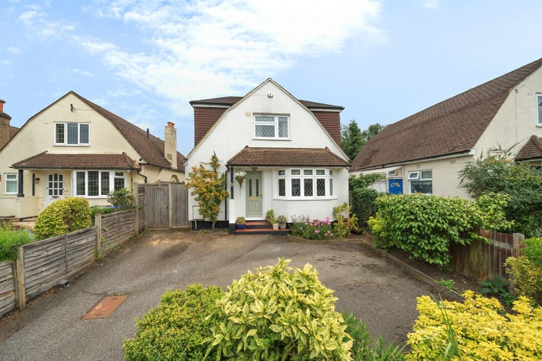 Click the photo for more details of Woodlands Avenue, West Byfleet, KT14