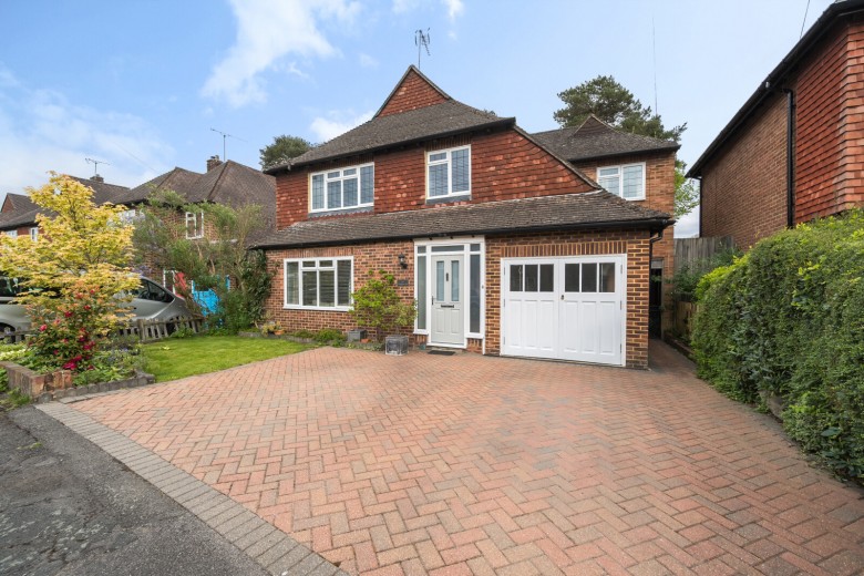 Click the photo for more details of Hamilton Avenue, Pyrford, GU22