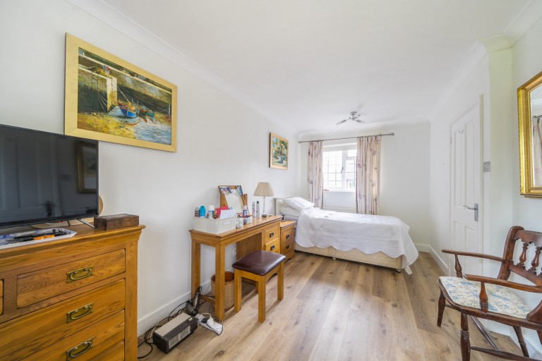 Images for Hamilton Avenue, Pyrford, Surrey