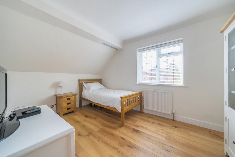 Images for Hamilton Avenue, Pyrford, Surrey